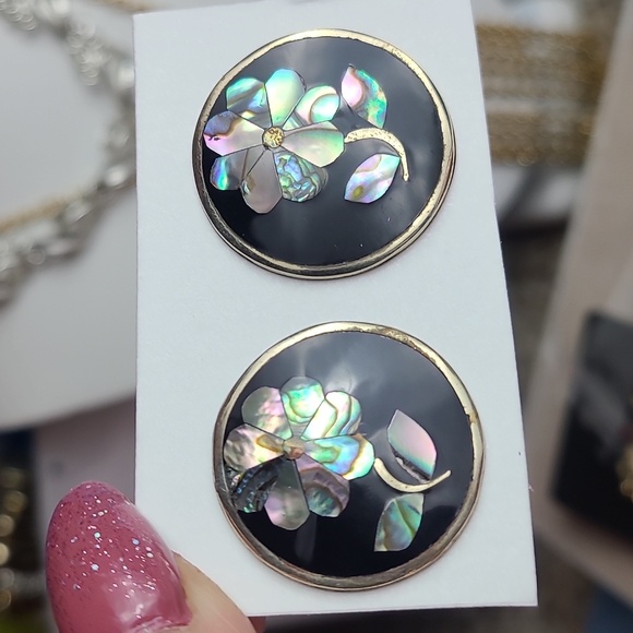 Silver Tone ALPACA Mexico Black Enamel Abalone Inlay Floral stud Earrings - Picture 8 of 17